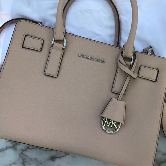 SOLD ✨Michael Michael Kors Dillon Specchio Satchel - Picture 7 of 8